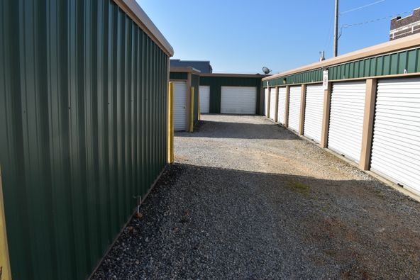 408 E Bond St, Monett, MO 65708
